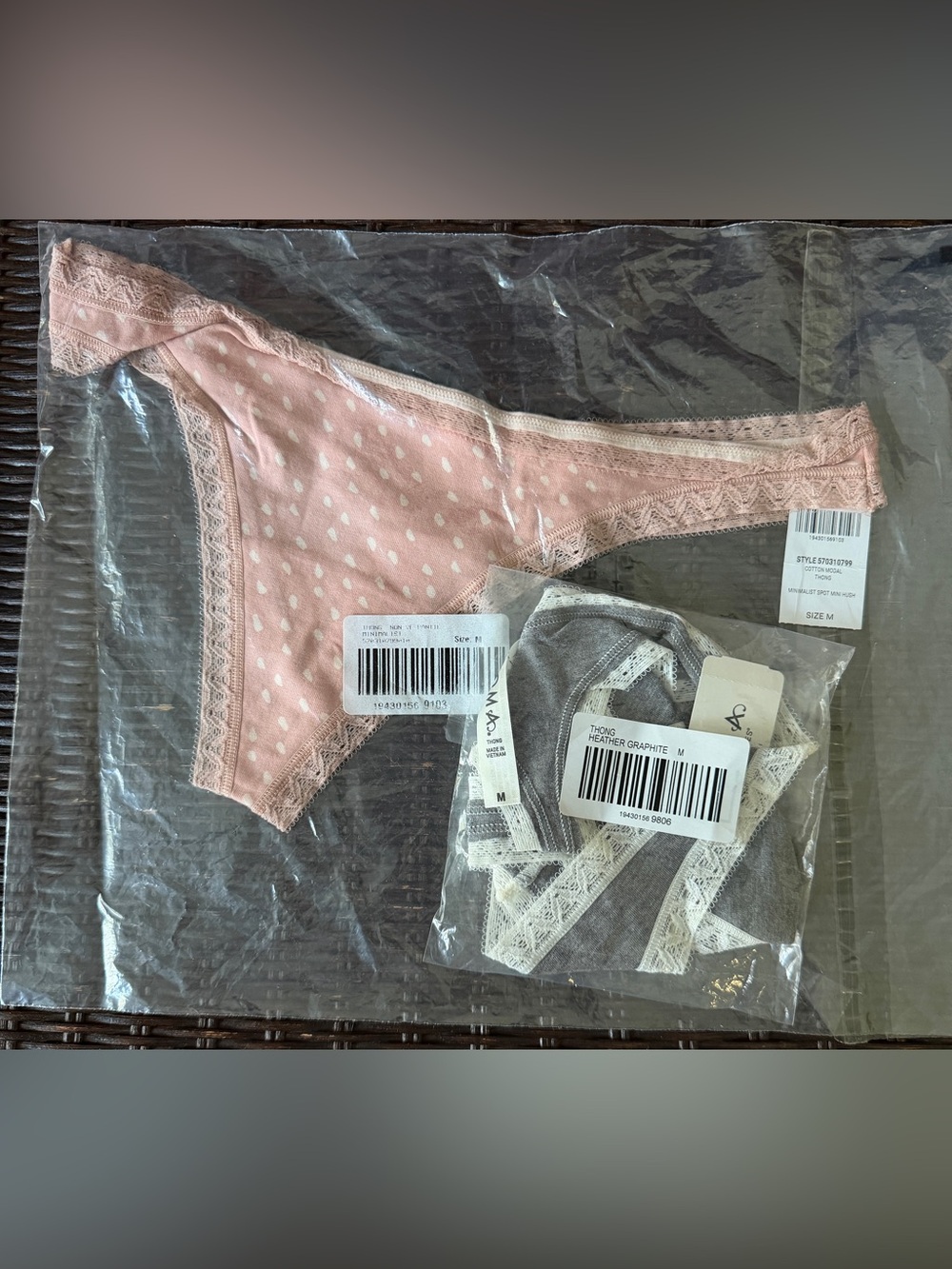 New Soma Thongs (2), size M